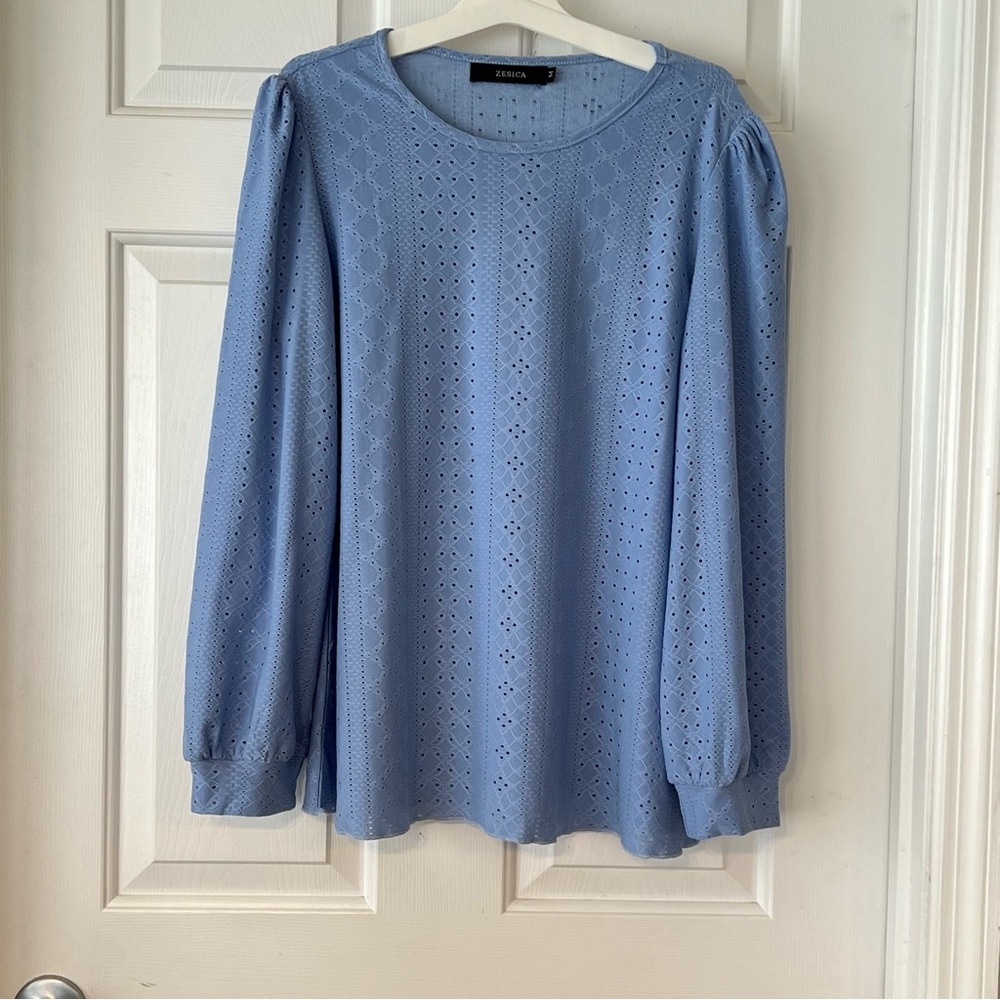 Zesica Light Blue Eyelet Long-Sleeve Blouse- M - Picture 4 of 12